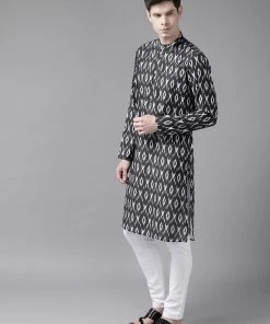 Vastramay Men's Black Ikkat Print Cotton Blend Kurta