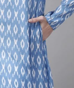 Vastramay Men's Aqua Blue Ikkat Print Cotton Blend Kurta