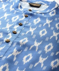 Vastramay Men's Aqua Blue Ikkat Print Cotton Blend Kurta