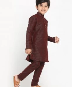 VASTRAMAY Boys Silk Blend Kurta And Pyjama Set