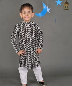 Boys Vastramay Boy's Black Geometric Checked Thread Work Kurta And Pyjama Set