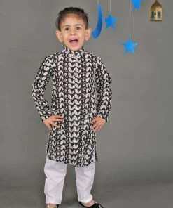 Boys Vastramay Boy's Black Geometric Checked Thread Work Kurta And Pyjama Set