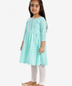 VASTRAMAY Girl's Chikankari Cotton Kurta And Leggings Set