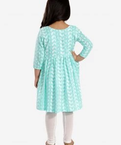VASTRAMAY Girl's Chikankari Cotton Kurta And Leggings Set