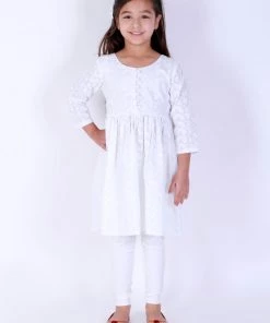 VASTRAMAY Girl's White Chikankari Pure Cotton Kurta With Leggings