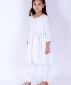 VASTRAMAY Girl's White Chikankari Pure Cotton Kurta With Leggings
