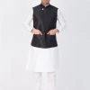 Vastramay Kurta Sets Men's White Cotton Silk Blend Kurta, Ethnic Jacket And Pyjama Set