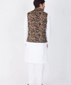 Vastramay Men's White Cotton Blend Kurta, Ethnic Jacket And Pyjama Set