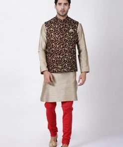 Vastramay Men's Maroon Cotton Silk Blend Ethnic Jacket