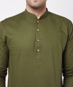 VASTRAMAY Men's Mehendi Green Solid Cotton Blend Kurta And White Pyjama Set 12 VASTRAMAY Men's Mehendi Green Solid Cotton Blend Kurta And White Pyjama Set
