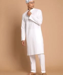 VASTRAMAY Men White Kurta Pyjama Set With Prayer Cap Kurta Sets