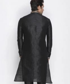 Vastramay Men's Black Cotton Silk Blend Kurta