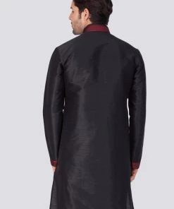 VASTRAMAY Men's Black Cotton Silk Blend Kurta