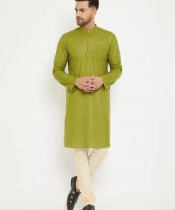 Vastramay Men's Mehendi Green And Cream Cotton Blend Kurta Pyjama Set