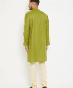 Vastramay Men's Mehendi Green And Cream Cotton Blend Kurta Pyjama Set