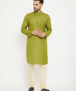Vastramay Men's Mehendi Green And Cream Cotton Blend Kurta Pyjama Set
