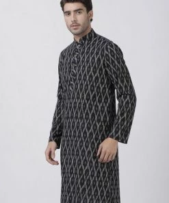 VASTRAMAY Men's Black Pure Cotton Kurta