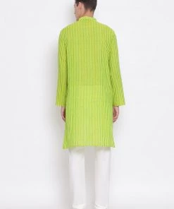 Vastramay Men's Green Pure Cotton Kurta And Pyjama Set