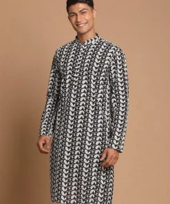 VASTRAMAY Men Black & White Chikankari Embroidered Pure Cotton Straight Kurta
