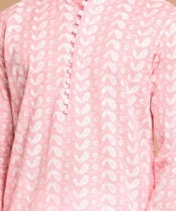 VASTRAMAY Men's Pink Chickankari Kurta With White Dhoti Kurta Sets 11 VASTRAMAY Men's Pink Chickankari Kurta With White Dhoti Kurta Sets