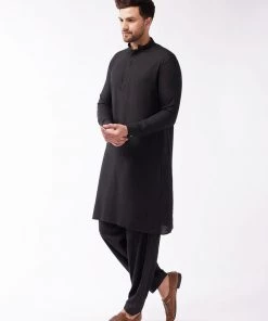 Vastramay Men's Black Cotton Blend Kurta And Pyjama Set