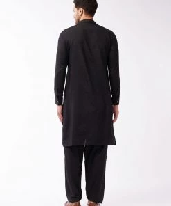 Vastramay Men's Black Cotton Blend Kurta And Pyjama Set