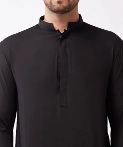 Vastramay Men's Black Cotton Blend Kurta And Pyjama Set
