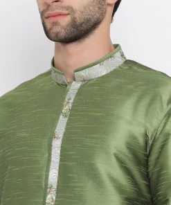 Vastramay Men's Green Silk Kurta Pyjama Set Kurta Sets