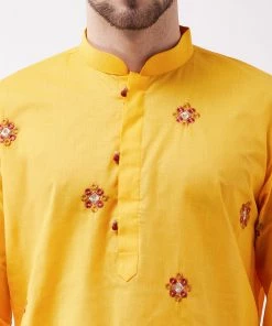 Vastramay Men's Yellow Cotton Blend Kurta