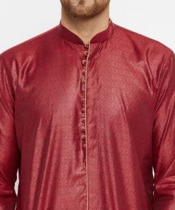 VASTRAMAY Men's Maroon Silk Blend Kurta 11 VASTRAMAY Men's Maroon Silk Blend Kurta