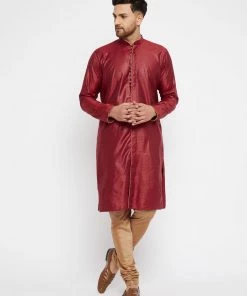 Vastramay Men's Maroon And Rose Gold Silk Blend Kurta Pyjama Set