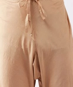 VASTRAMAY Men's Green And Rose Gold Silk Blend Kurta Pyjama Set 12 VASTRAMAY Men's Green And Rose Gold Silk Blend Kurta Pyjama Set