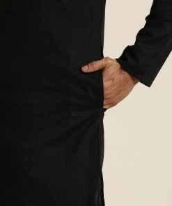 VASTRAMAY Men's Black Cotton Kurta