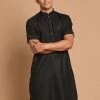 VASTRAMAY Men's Black Solid Kurta