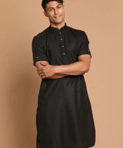 VASTRAMAY Men's Black Solid Kurta