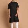 Kurta Sets VASTRAMAY Men's Black Solid Kurta With Pyjamas