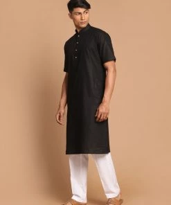 Kurta Sets VASTRAMAY Men's Black Solid Kurta With Pyjamas