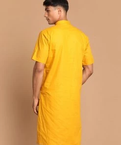 Vastramay Men's Mustard Solid Kurta