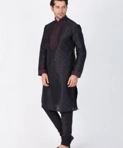 Vastramay Men's Black Silk Blend Kurta And Pyjama Set