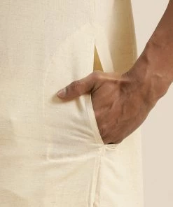 VASTRAMAY Men Cream-Coloured Pure Cotton Kurta With Mundu Kurta Sets