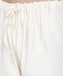 Vastramay Men's White Silk Blend Kurta And Pyjama Set