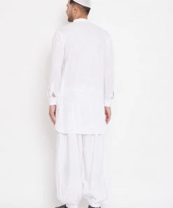 Kurta Sets VASTRAMAY Men's White Cotton Linen Blend Pathani Kurta Set With Prayer Cap