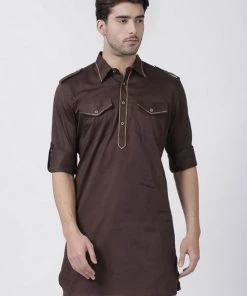 Vastramay Men's Brown Cotton Blend Kurta