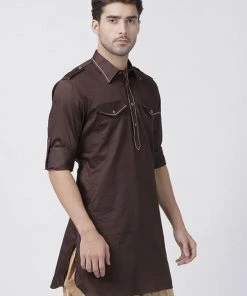 Vastramay Men's Brown Cotton Blend Kurta
