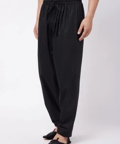 VASTRAMAY Men's Black Cotton Blend Salwar