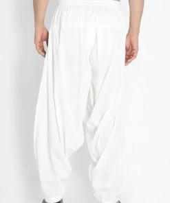 VASTRAMAY Men's White Cotton Blend Patiala Pyjama