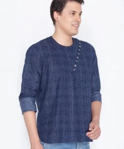 Vastramay Men's Blue Printed Cotton Blend Short Kurta