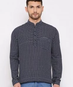 Vastramay Men's Blue Cotton Blend Short Kurta