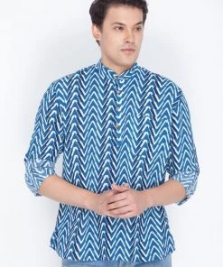 Vastramay Men's Blue Cotton Short Kurta