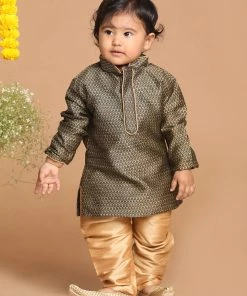 VASTRAMAY SISHU VASTRAMAY Boy's Black Ethnic Motifs Thread Work Kurta With Churidar Boys